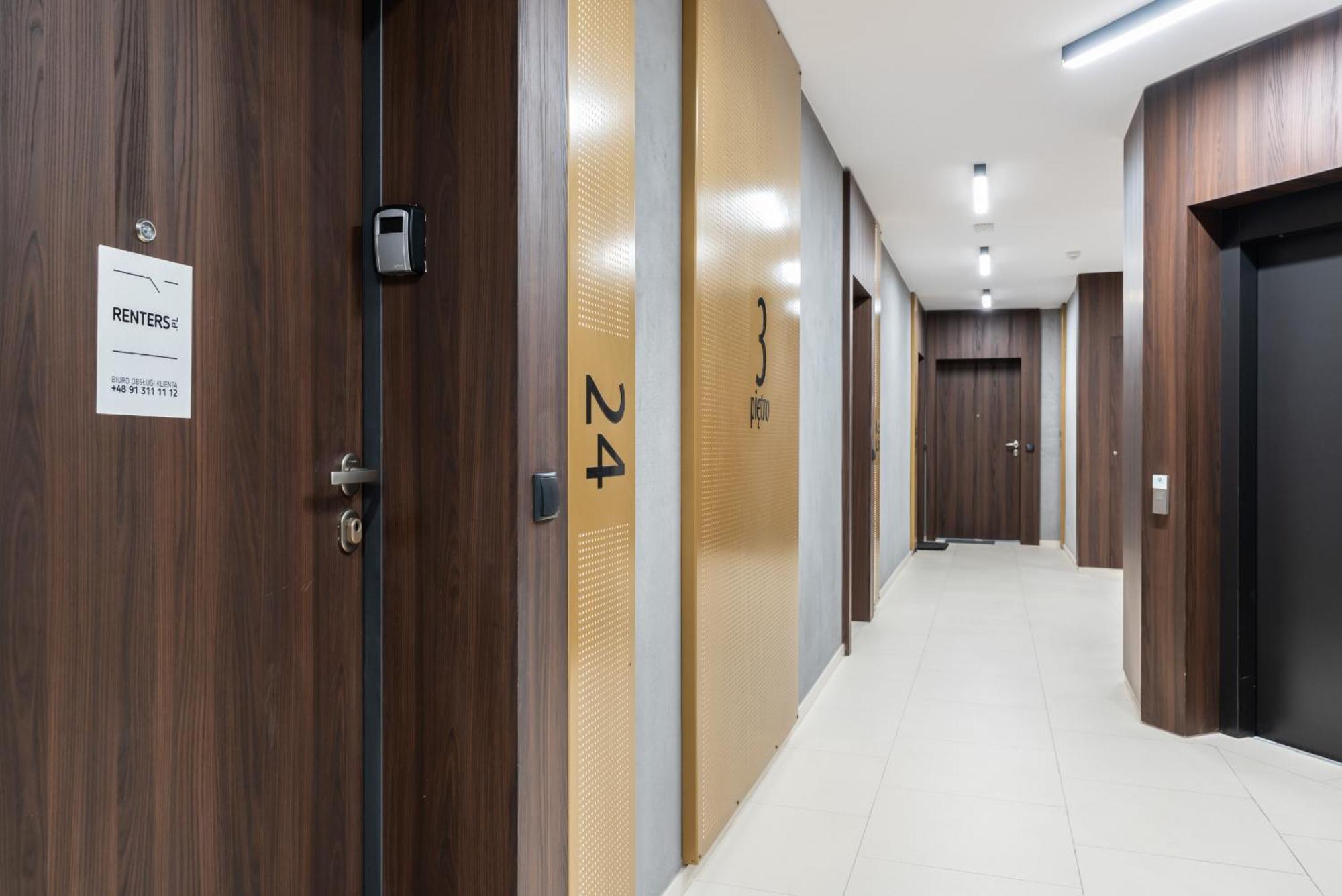 Stylish & Comfy Garbary Apartments With Parking By Noclegi Renters Poznan Exterior photo