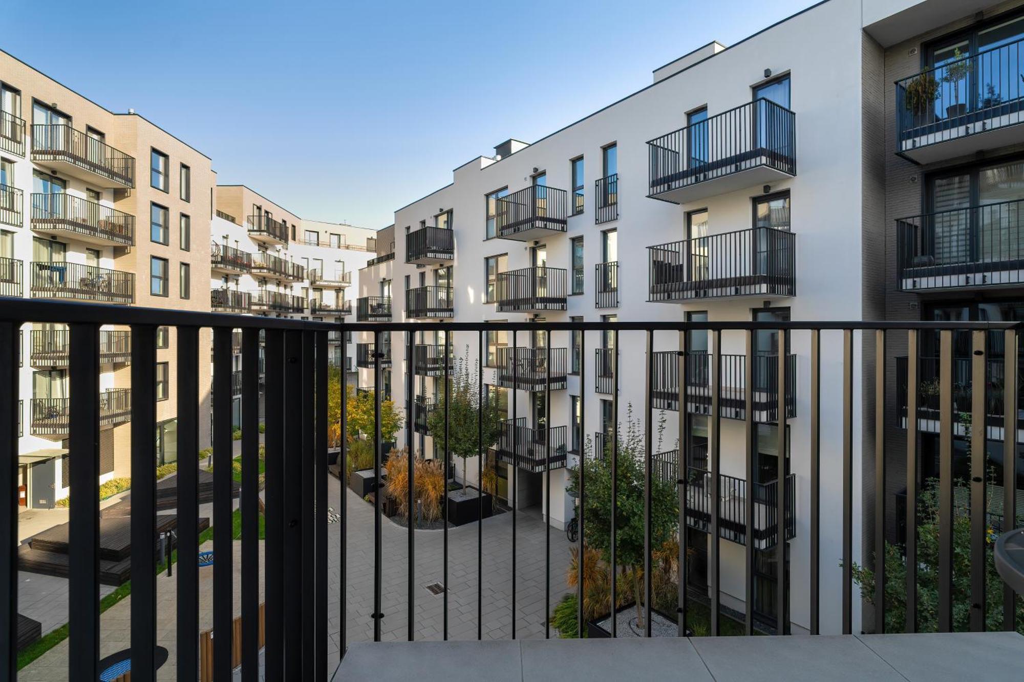 Stylish & Comfy Garbary Apartments With Parking By Noclegi Renters Poznan Exterior photo